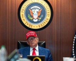 Адміністрація Трампа готується до мирних переговорів з Іраном: ЗМІ дізнались, чого вимагатимуть