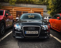 У Києві засвітився рідкісний конкурент BMW M3 із двигуном від суперкара (фото)