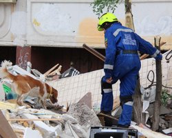 Взрыв многоэтажки в Киеве: жильцам из соседних подъездов советуют самим искать ночлег