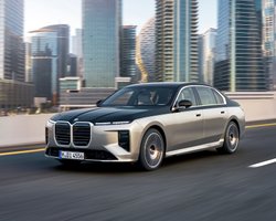 Улучшенный флагман: представлен новый BMW 7 Series (фото)