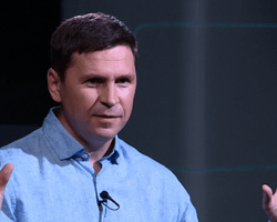 "Не готові до війни": Подоляк назвав єдиний спосіб, у який НАТО може перемогти РФ (відео)