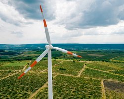 "Електроенергія стане ще дорожчою": наскільки вигідні вітрогенератори і скільки вони коштують