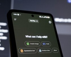 ChatGPT, Gemini и Claude проверили на ложь: какой ИИ чаще всего вас обманывает