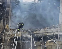 Более 20 раненых и 5 погибших: что известно о ракетном ударе ВС РФ по Днепру (фото)