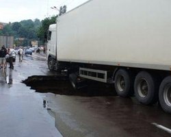 В Киеве возобновлено движение транспорта по улице Телиги 