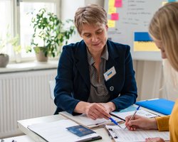 Европа "закручивает гайки": какие изменения ожидают украинских беженцев этим летом