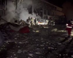 Россияне обстреляли терминал "Новой почты" и ударили по детскому санаторию в Харькове: последствия ночной атаки (видео)