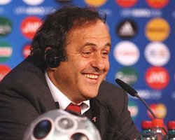 Платини проинспектирует Украину в сентябре