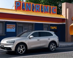 Багате оснащення і запас ходу 760 км: дебютував електрифікований кросовер від Huawei (фото)