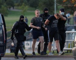 В Минске начались "индивидуальные" задержания людей на улицах