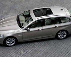 BMW представила 5 Series с кузовом "универсал"