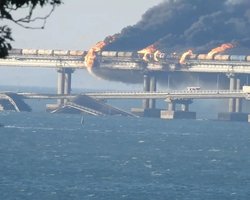 "Тогда начнутся настоящие проблемы": эксперт объяснил, можно ли потопить Крымский мост