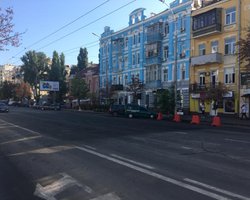 Провалы на дороге возле "Олимпийского" в Киеве залатали, движение возобновлено