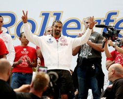 Кличко не стоит прятаться за выборами, - Хэй