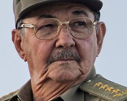 Кастро требует прекращения военной операции в Ливии