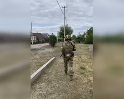 Бойцы РДК показали кадры из Новой Таволжанки, где МО РФ "уничтожило" ДРГ (видео)