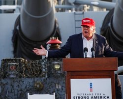 "Полностью окружена": Трамп приказал блокировать все нефтяные танкеры, направляющиеся в Венесуэлу