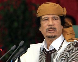 Каддафи похоронили вместе с сыном, - представитель военного совета