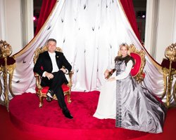 "Излучает богатство": жена заместителя Шойгу вдохновила россиян на митинг в Париже (фото)