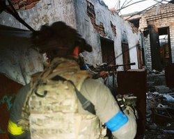 8 против 70: фотограф из Ирландии рассказал, как побывал на передовой с ВСУ