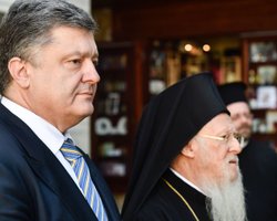Варфоломею угрожали из-за украинской автокефалии, - Порошенко