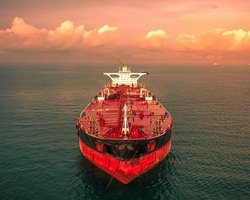 Іранський газовоз прорвав лінію блокади США, — Bloomberg