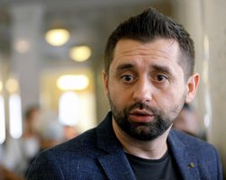 "Усилить Кабмин". Арахамия рассказал, зачем Рада соберется на внеочередное заседание