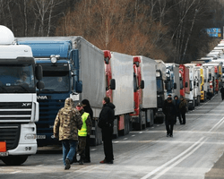 Блокада кордону: євродепутати звернулися із заявою до президента Польщі