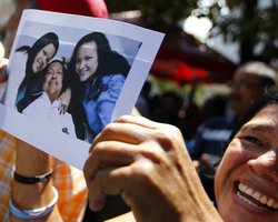 Чавес воодушевил сторонников возвращением с Кубы, - СМИ