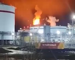 У РФ палає "Новатек" в Усть-Лузі та суднобудівний завод у Виборзі: які наслідки атаки БпЛА (відео)