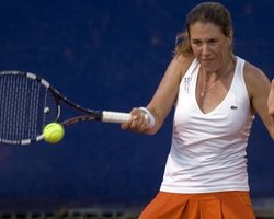 Australian Open: сестры Уильямс легко победили Савчук и Олару