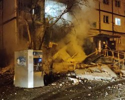 "Четыре удара ракетами": РФ атаковала жилые многоэтажки Харькова, что известно