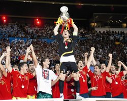 Остатки сладки. Фокус спрогнозировал результаты семи ключевых матчей Евро-2012