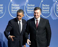 Янукович поздравил Обаму и народ США с Днем Независимости