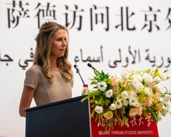 Шансы выжить 50/50: у жены Асада агрессивная форма рака, — СМИ