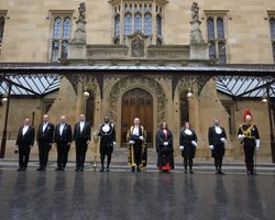 Британский парламент повторил фото 1937 года в честь коронации Чарльза III
