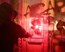 Власть vs улица. Почему Зеленский предпочел не услышать протесты на Банковой