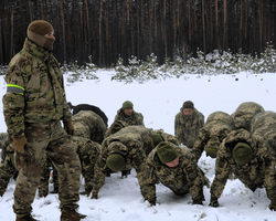 Служба на одной должности и военные 60+: в Минобороны рассказали об изменениях в контрактах
