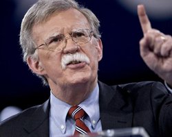 Венесуэльский кризис обострил отношения между Трампом и Болтоном, – СМИ