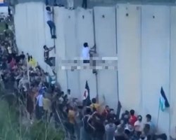 Натовпи йорданців та ліванців зібралися на протести проти Ізраїлю під його кордоном (фото)