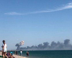 "Мамочко, треба звалювати": туристи масово залишають Новофедорівку після вибухів (відео)