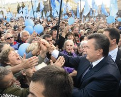 Голодная осень. Накануне парламентской кампании Янукович планирует большую раздачу денег