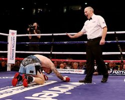 Вячеслав Сенченко нокаутировал Рики Хаттона