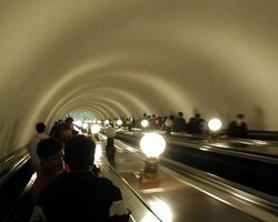 Киевские метрополитеновцы задержку поездов списывают на эпидемию, - СМИ