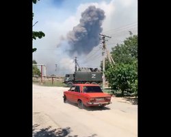 Удар по складам и нефтебазе: в ВСУ подтвердили успешную атаку по военным объектам в Крыму (видео)