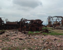 Разрушенные здания и техника ВС РФ: СМИ показали, как сейчас выглядит остров Змеиный (фото)