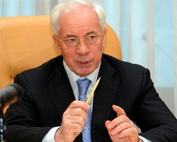 Азаров советует поторопиться с покупкой квартиры в Киеве