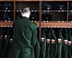 "Отдать долг родине и ехать обратно": в Госдуме призвал мужчин вернуться в РФ