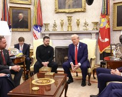 "Может все еще там": Зеленский не знает, куда делся пояс Усика, который "засветился" в Овальном кабинете