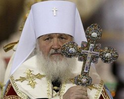 В Луганске вместе с патриархом Кириллом молятся более десяти тысяч человек 